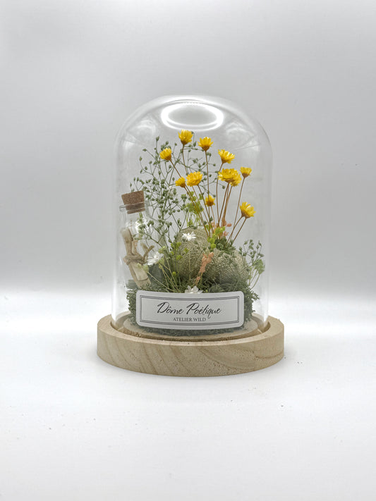 dôme poétique Oursin format moyen — fleurs jaunes et décor marin sous cloche sur fond blanc