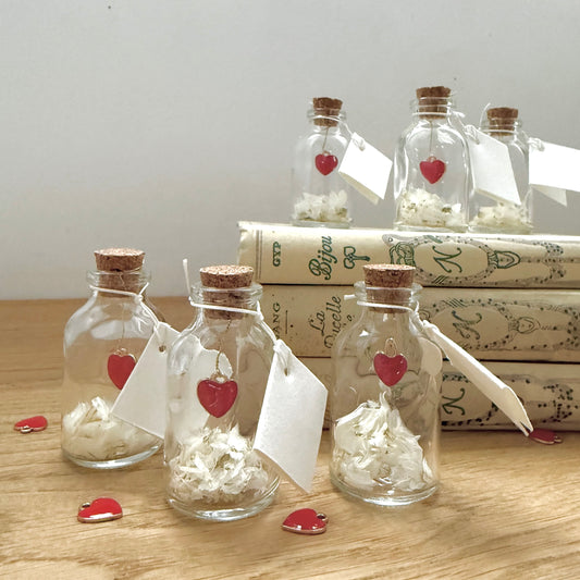 Petit flacon poétique – Cœur & pétales